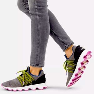 Like new! Sorel Kinetic Lace Sneaker in Quarry Gray